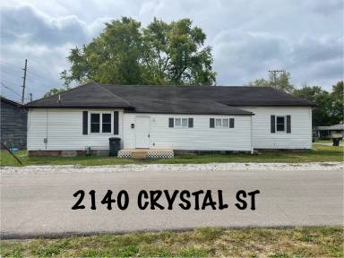 Main picture of 2140 Crystal St