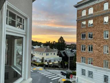 Main picture of 2785 Green St