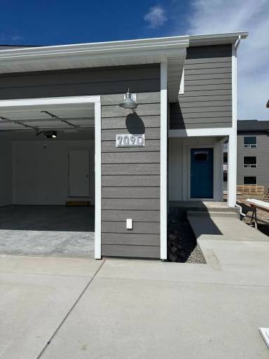 Main picture of 709 Black Diamond St