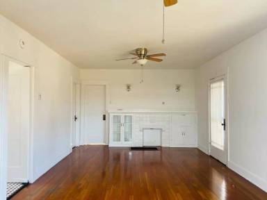 Main picture of 514 1/2 Junipero Ave