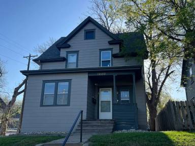 Main picture of 1200 S Dakota Ave