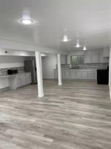 Main picture of 3736 S Oberlin Rd