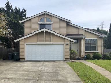 Main picture of 215 Sandy Neck Way