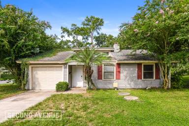 Main picture of 1540 Lake Shore Blvd
