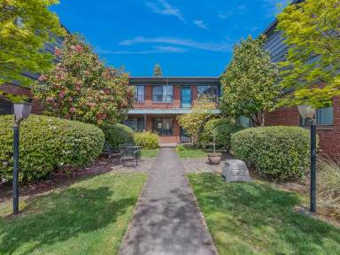 Main picture of 3911 NE Killingsworth St