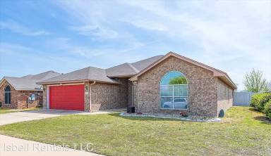 Main picture of 2902 Lavender Ln