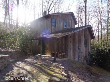 Main picture of 305 Moonfish Ln