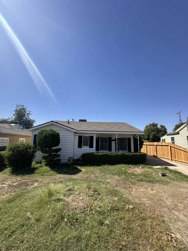 Main picture of 2520 La Siesta Dr