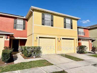 Main picture of 605 Cresting Oak Cir