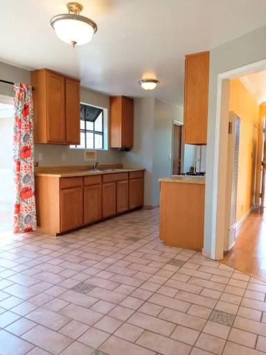 Main picture of 929 Barstow Ct