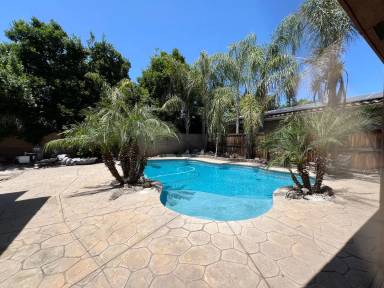 Main picture of 1444 N Cherry Ln