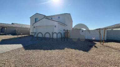 Main picture of 2027 E Wetleaf Pl