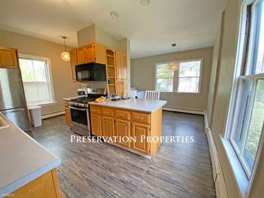 Main picture of 263 Auburndale Ave