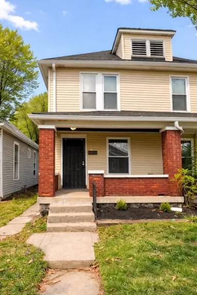 Main picture of 1344 N Dearborn St
