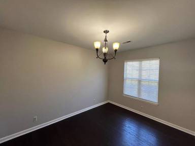Main picture of 305 Ridgely Rd
