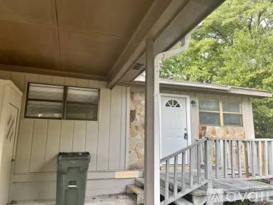 Main picture of 405 Westcliff Cir