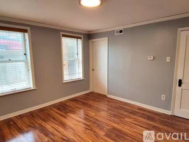 Main picture of 2225 S Oakley Ave