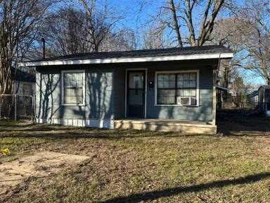 Main picture of 1220 Graham St