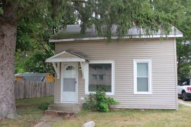 Main picture of 806 N Red Bud Trl