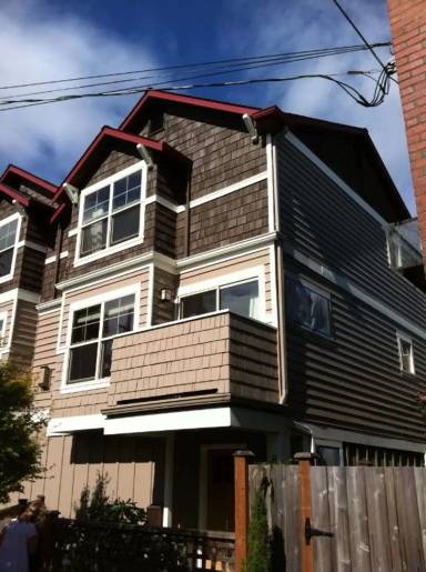 Main picture of 806 NW 83rd St
