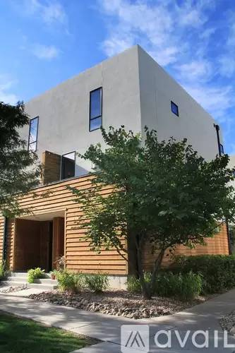 Main picture of 826 25th St