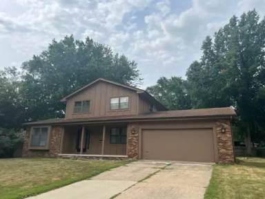 Main picture of 9748 Lincoln Ave