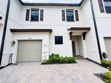 Main picture of 10094 SW 231st Ln