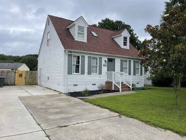 Main picture of 914 Charlotte Dr