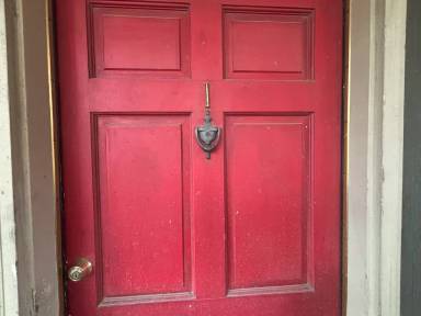 Main picture of 1221 S 3rd St