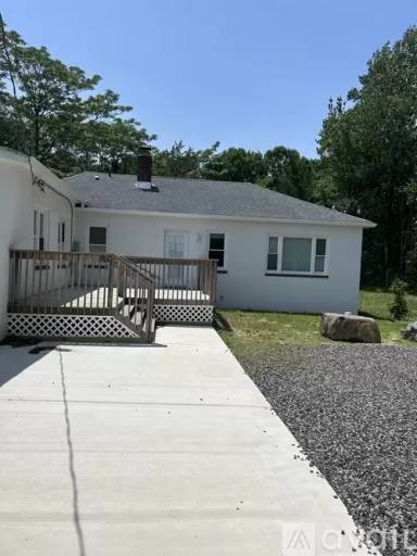 Main picture of 102 Sonnies Ln