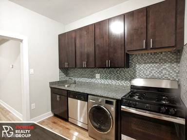 Main picture of 641 W Oakdale Ave
