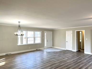 Main picture of 4075 Meadowbrook Dr