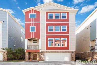 Main picture of 2107 Oatfield Dr
