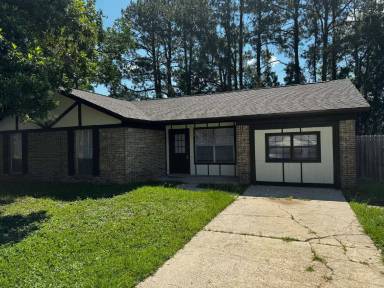Main picture of 708 Meadow Ct