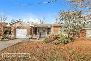 Main picture of 2403 W Britton Rd