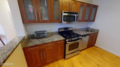 Main picture of 672 Washington St