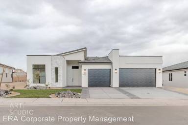 Main picture of 3911 E Cerro Way