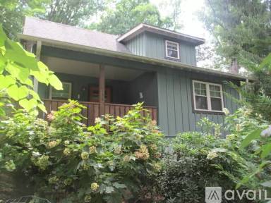 Main picture of 136 Salola St