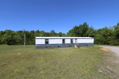 Main picture of 1600 Sparta Pike