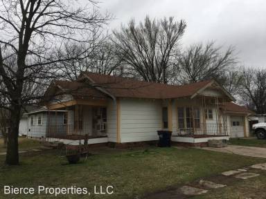 Main picture of 800 W 7th St