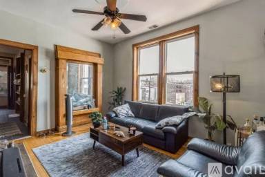 Main picture of 2624 W Iowa St