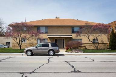 Main picture of 3371 S Kinnickinnic