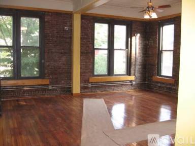 Main picture of 48 W 4th St