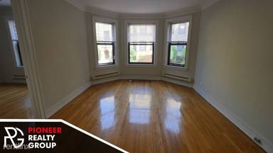 Main picture of 1115 W Oakdale Ave
