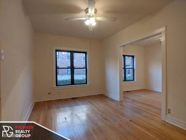 Main picture of 825 W Waveland Ave