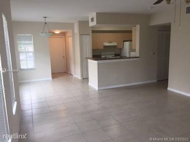 Main picture of 2500 Centergate Dr
