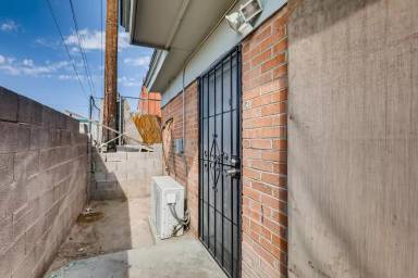 Main picture of 2529 Webster St