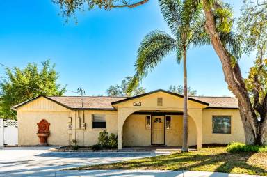 Main picture of 3402 W Van Buren Dr