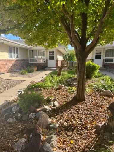 Main picture of 5001 Meredeth St