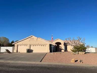 Main picture of 2747 Pinto Cir